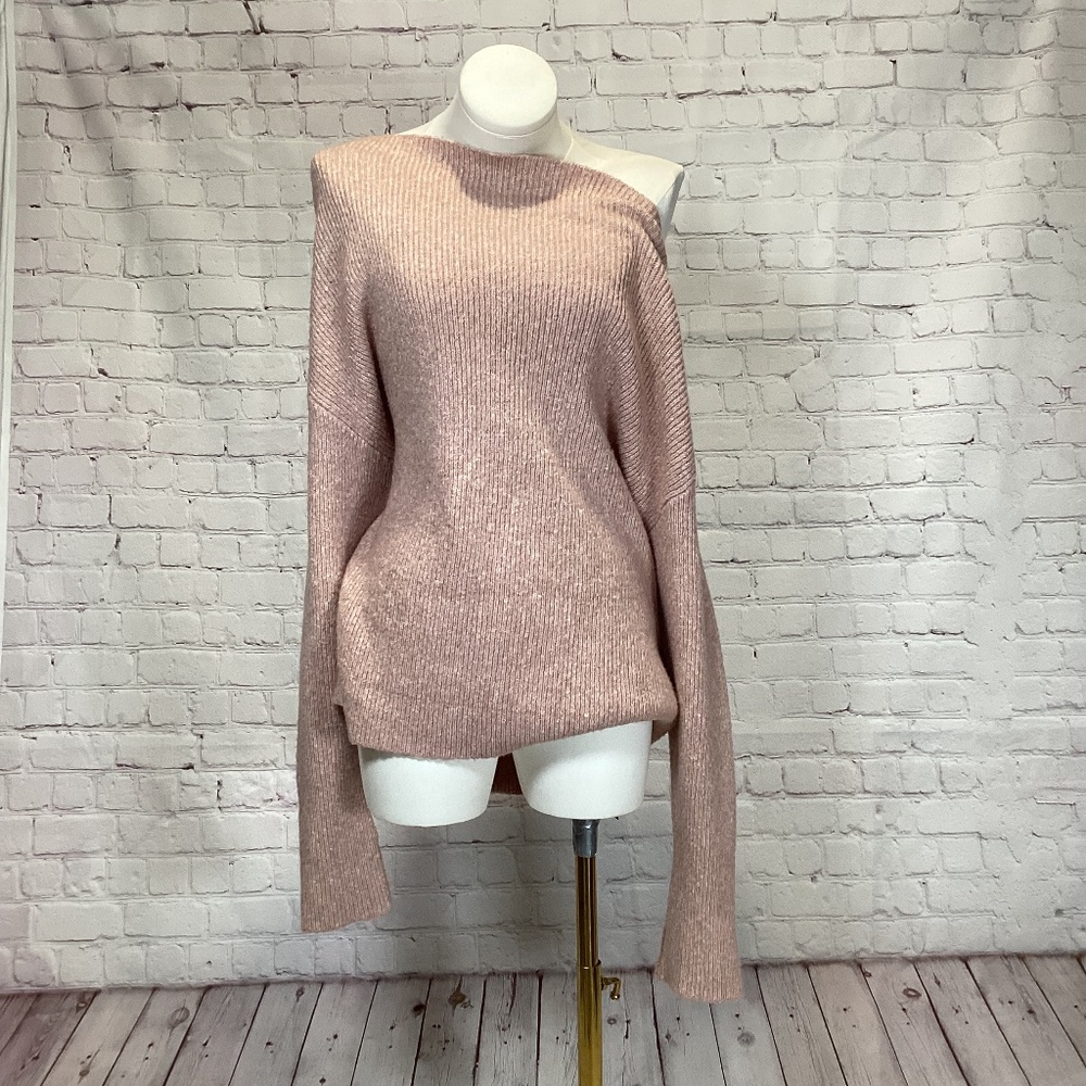 1414. Treasure & Bond Pale Pink Sweater EUC Size Large